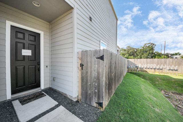 8821 Hollister Pine Court, Houston, TX 77080