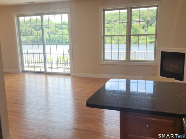 190 South Thames Street 15, Norwich, CT 06360