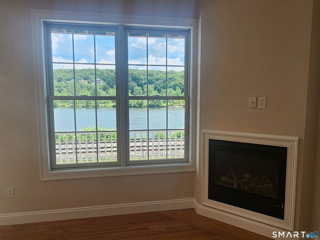 190 South Thames Street 15, Norwich, CT 06360
