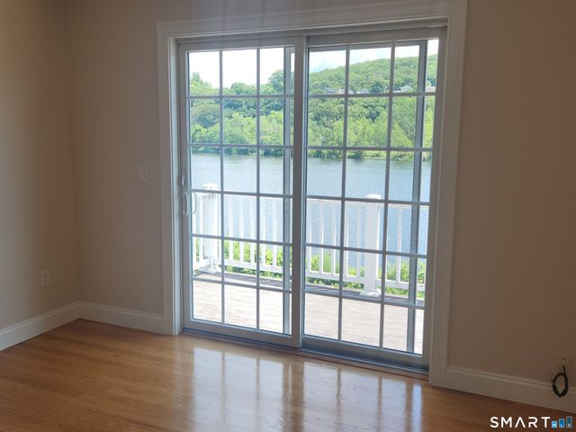 190 South Thames Street 15, Norwich, CT 06360