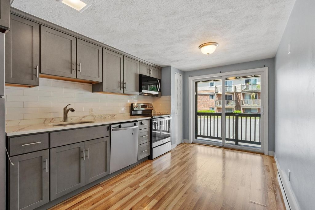 9 Wampus Ave 4, Acton, MA 01720