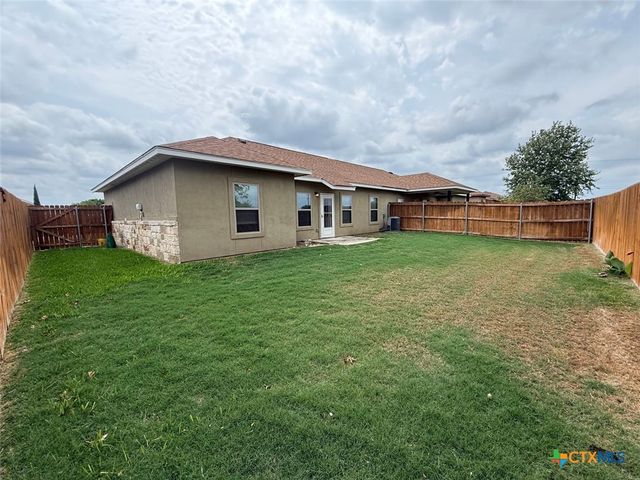 152 Navarro Crossing 3B, Seguin, TX 78155