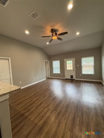 152 Navarro Crossing 3B, Seguin, TX 78155