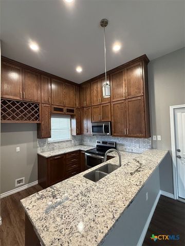 152 Navarro Crossing 3B, Seguin, TX 78155