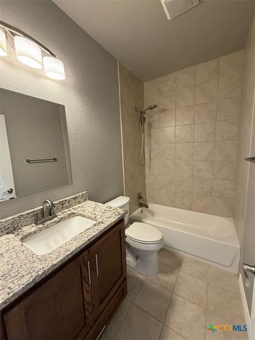 152 Navarro Crossing 3B, Seguin, TX 78155