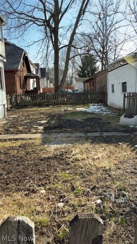 4615 Henritze Avenue, Cleveland, OH 44109