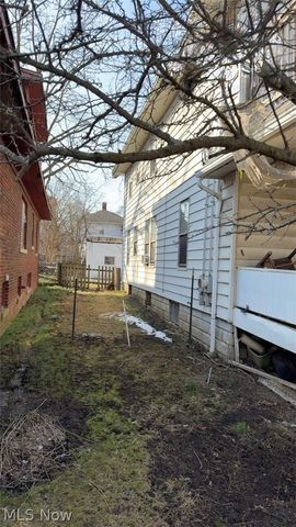 4615 Henritze Avenue, Cleveland, OH 44109