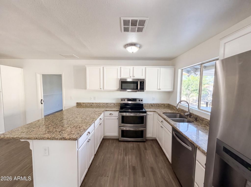 7120 W LEITH Lane, Peoria, AZ 85345 — photo 2