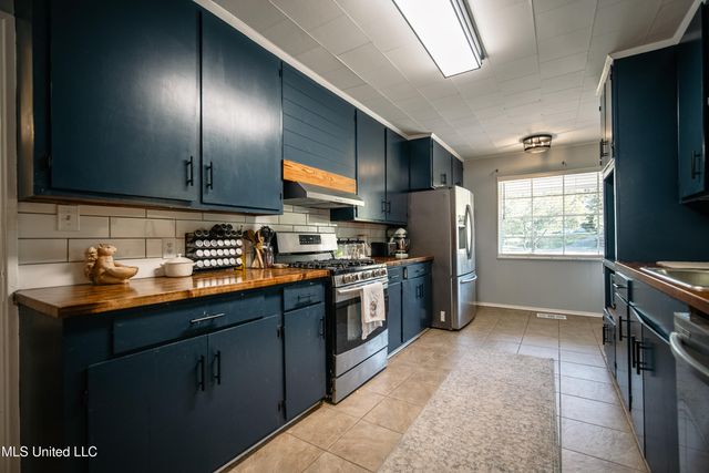 104 Sunset Drive, Clinton, MS 39056