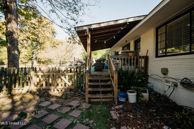 104 Sunset Drive, Clinton, MS 39056