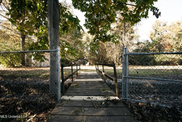 104 Sunset Drive, Clinton, MS 39056