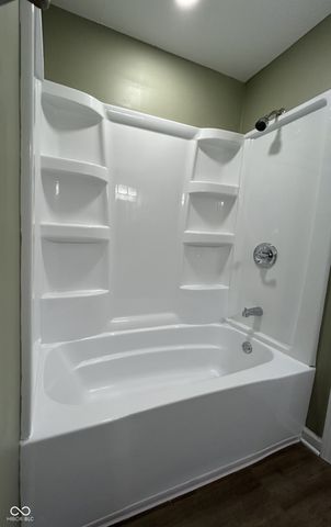 5240 Chisolm Trail, Indianapolis, IN 46237