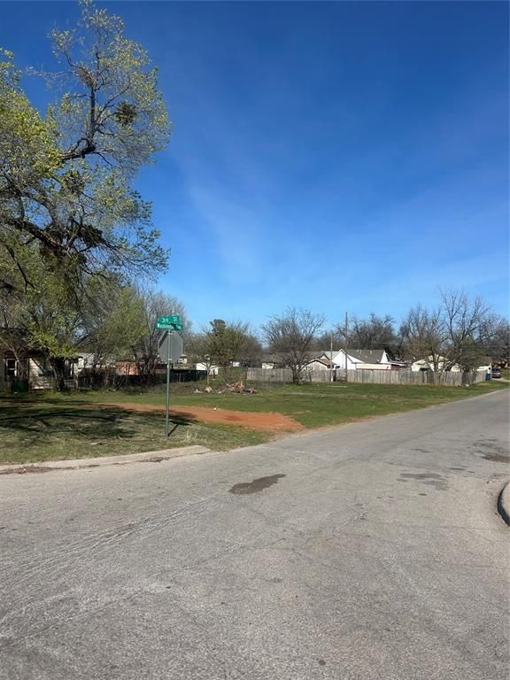 927 S 3rd Street, Chickasha, OK 73018
