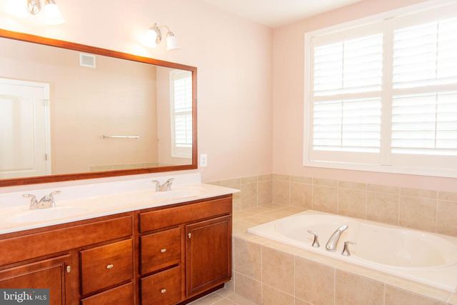 23548 HOPEWELL MANOR TER, Ashburn, VA 20148