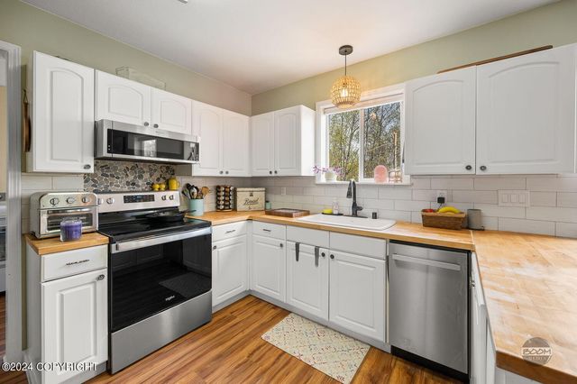 3500 N Bonnie Jim Lane, Wasilla, AK 99654