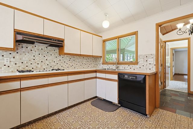 21 Daggett Road, Attleboro, MA 02703