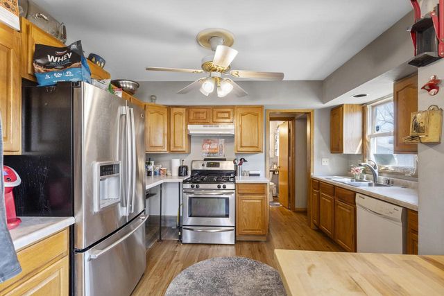 7934 N Edgeworth DRIVE, Milwaukee, WI 53223