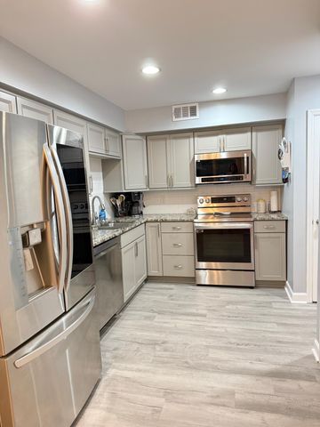 2140 Fort Harrods Drive 38, Lexington, KY 40513