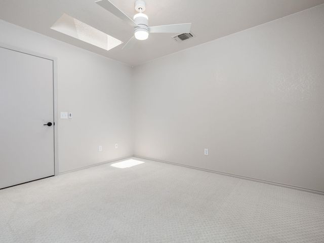 26 Fairway LN, Meadowlakes, TX 78654