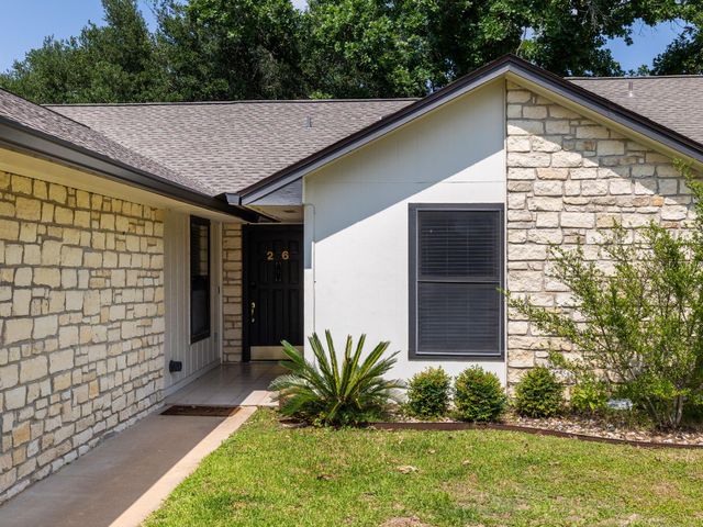 26 Fairway LN, Meadowlakes, TX 78654