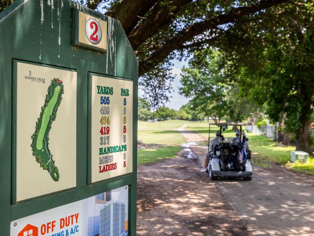 26 Fairway LN, Meadowlakes, TX 78654