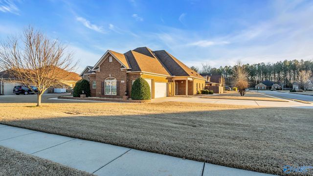 127 Twin Springs Drive, Harvest, AL 35749