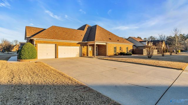 127 Twin Springs Drive, Harvest, AL 35749