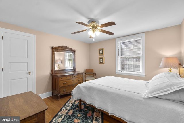 100 EDGEWOOD DR, York, PA 17403