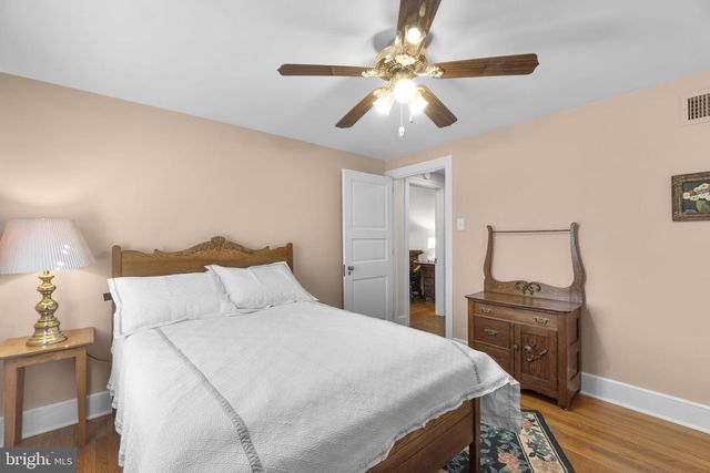 100 EDGEWOOD DR, York, PA 17403