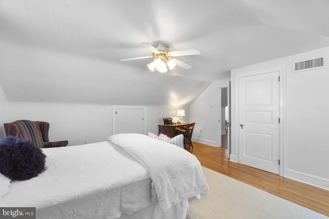 100 EDGEWOOD DR, York, PA 17403
