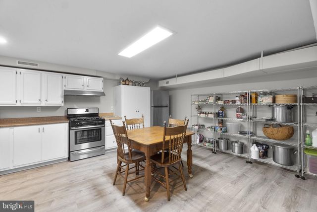 100 EDGEWOOD DR, York, PA 17403