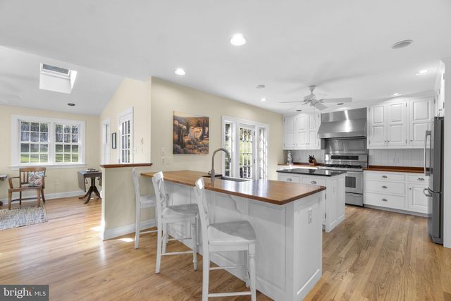 100 EDGEWOOD DR, York, PA 17403
