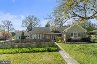 100 EDGEWOOD DR, York, PA 17403