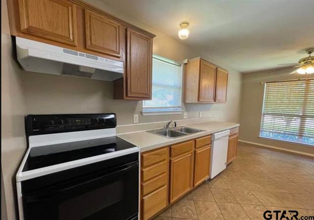 303 Ash Drive, Bullard, TX 75757