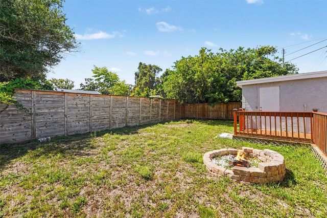 1940 N BETTY LANE, Clearwater, FL 33755