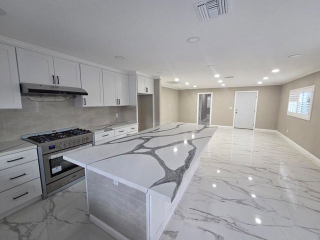 52641 Avenue Martinez, La Quinta, CA 92253