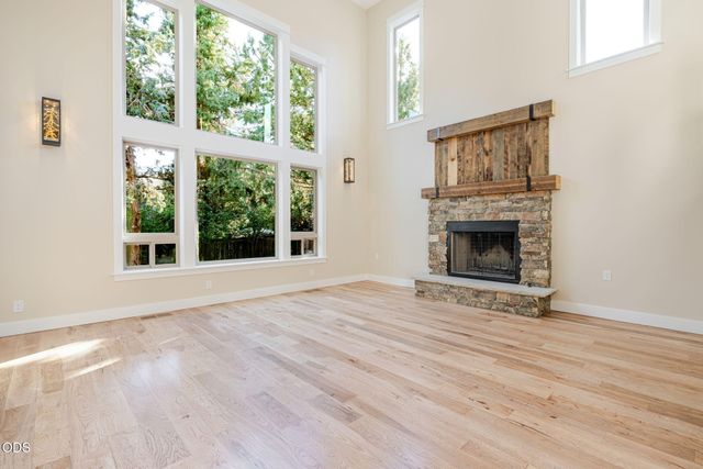 3454 NW Bryce Canyon Lane, Bend, OR 97703