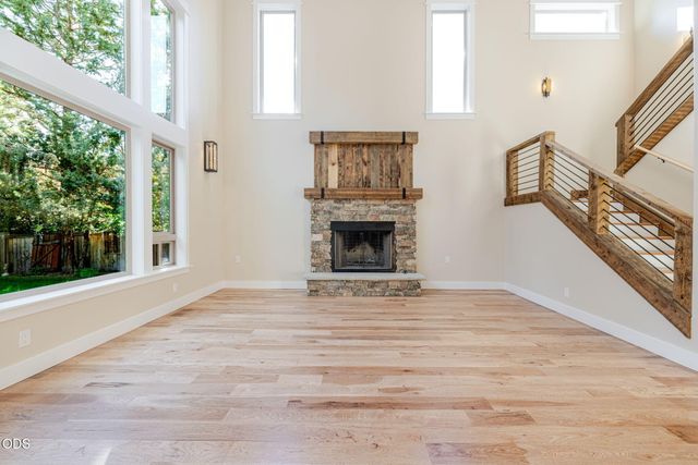 3454 NW Bryce Canyon Lane, Bend, OR 97703