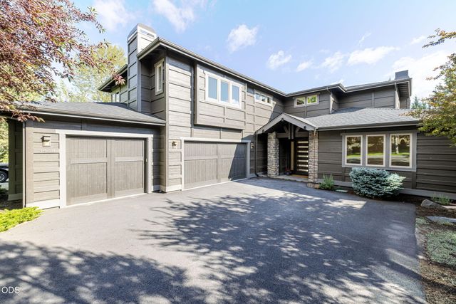 3454 NW Bryce Canyon Lane, Bend, OR 97703