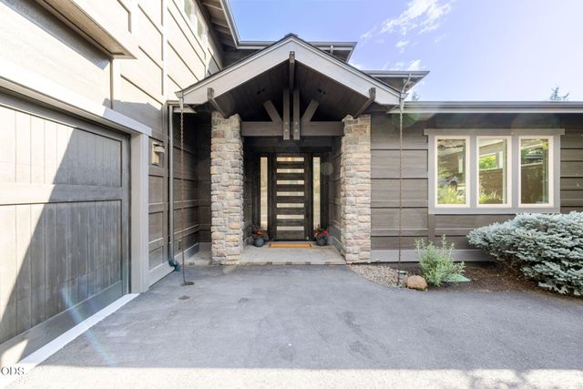 3454 NW Bryce Canyon Lane, Bend, OR 97703