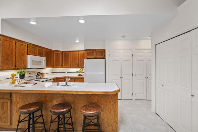 618 W Holmberg Ln, Spokane, WA 99218