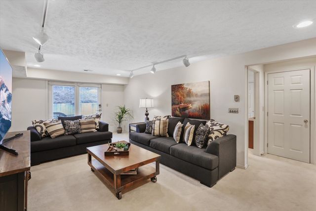 618 W Holmberg Ln, Spokane, WA 99218