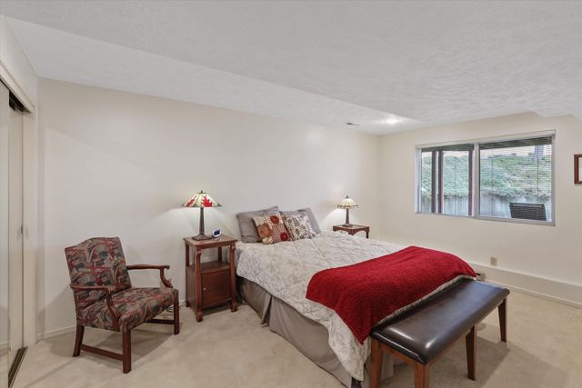 618 W Holmberg Ln, Spokane, WA 99218