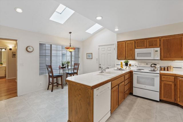 618 W Holmberg Ln, Spokane, WA 99218