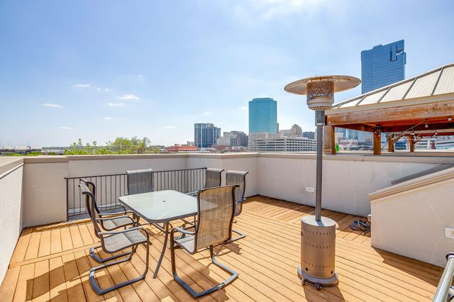 714 E 1st Street, Fort Worth, TX 76102