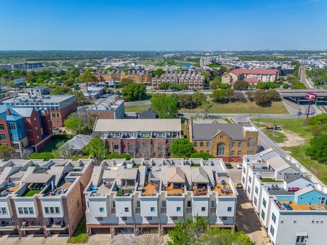 714 E 1st Street, Fort Worth, TX 76102