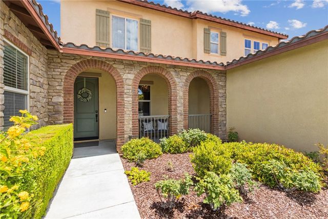 34502 Serdonis St, Temecula, CA 92592