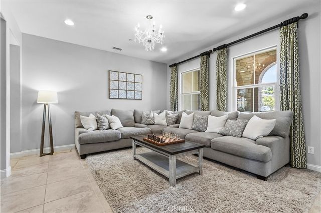 34502 Serdonis St, Temecula, CA 92592