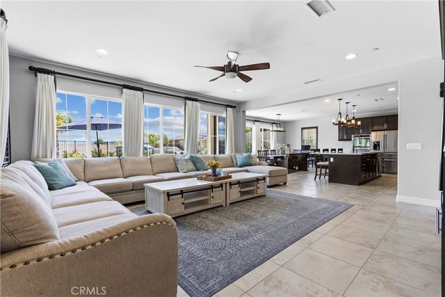 34502 Serdonis St, Temecula, CA 92592