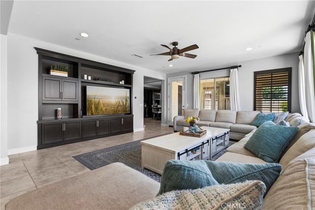 34502 Serdonis St, Temecula, CA 92592